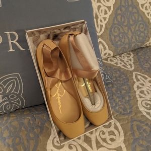 Jessica Simpson NWOT Flat Shoe